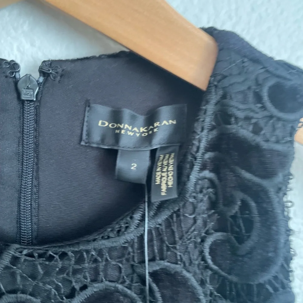 Donna Karan Embroidered Sleeveless Sheath
Dress - Picture 5 of 11